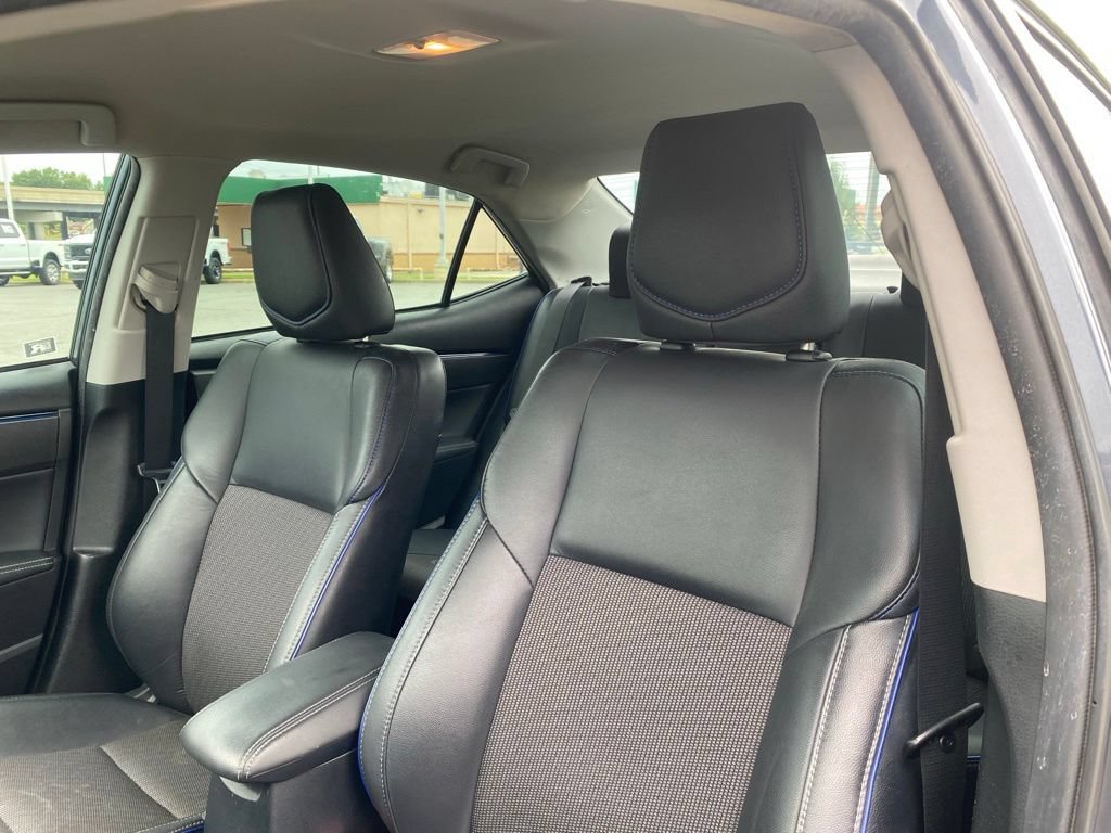 Used 2017 Toyota Corolla SE w/ Body Protection Package FWD image 11