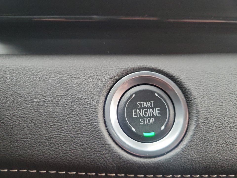 Certified 2024 Cadillac Escalade Sport AWD/4WD image 20