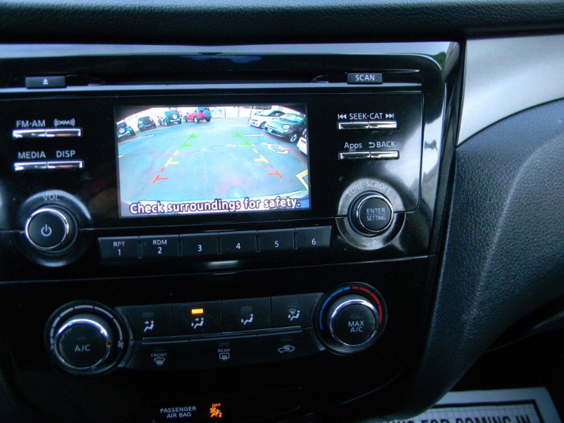 Used 2016 Nissan Rogue S image 20