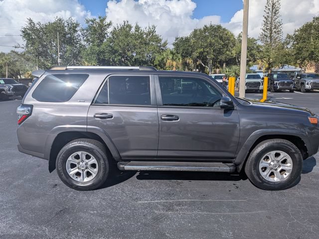 Used 2022 Toyota 4Runner SR5 Premium w/ Moonroof Package RWD image 5