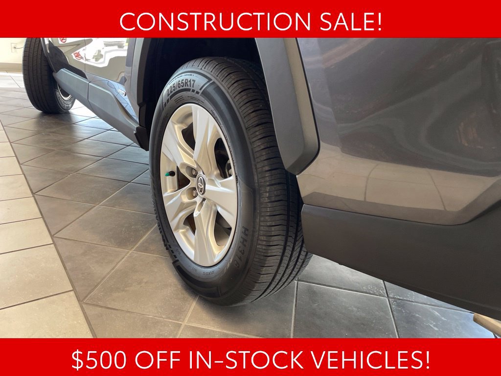 Used 2021 Toyota RAV4 XLE w/ Convenience Package AWD/4WD image 19