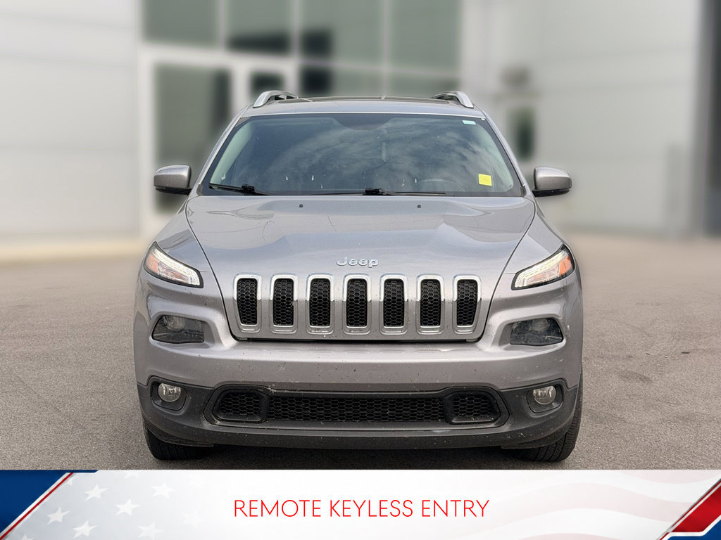 Used 2017 Jeep Cherokee Latitude AWD/4WD image 5