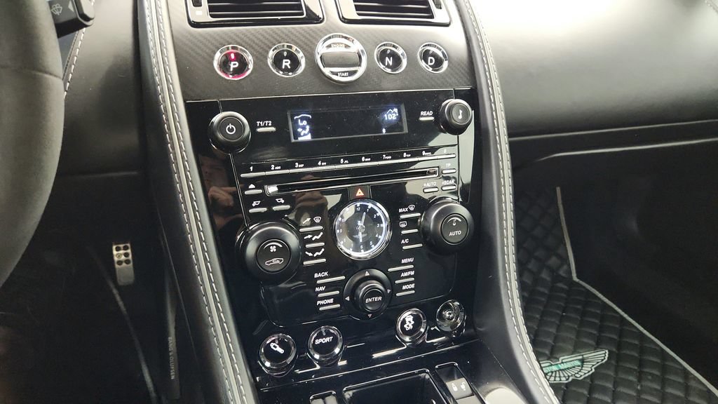 Used 2015 Aston Martin DB9 Coupe RWD image 62