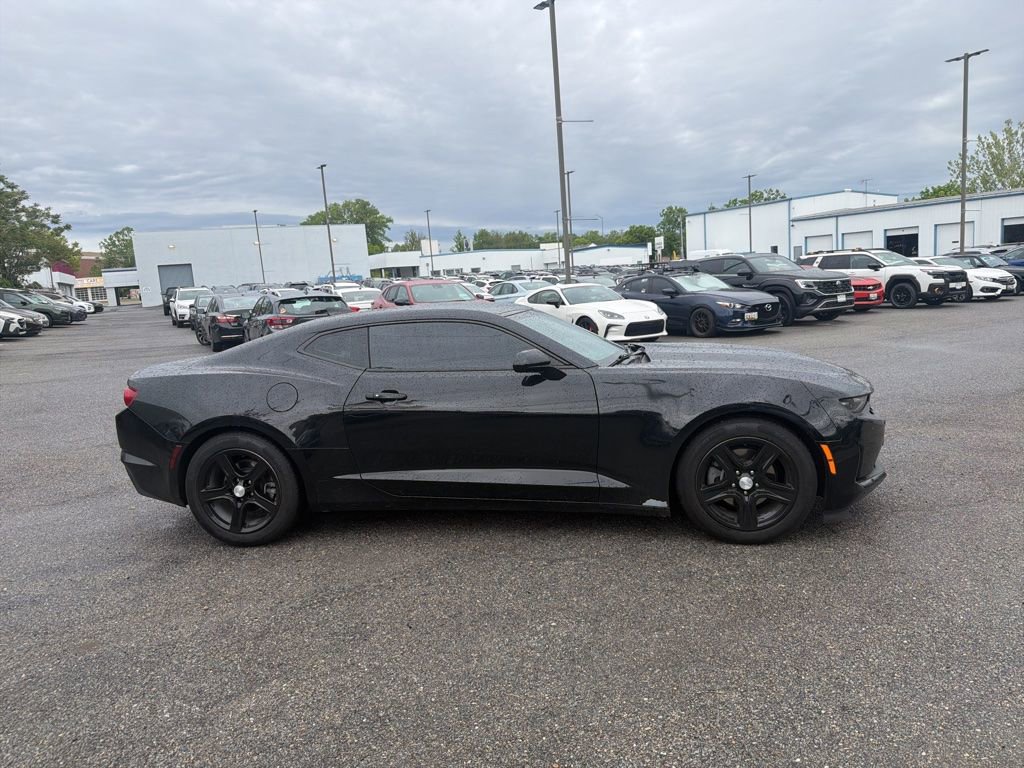 Used 2023 Chevrolet Camaro LT RWD image 7