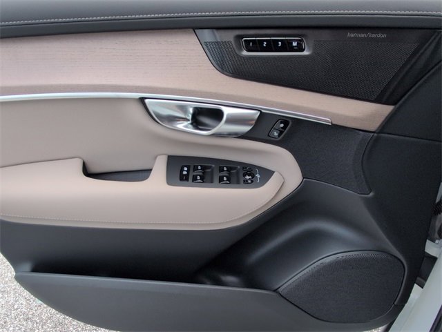 New 2026 Volvo XC90 T8 Plus image 14