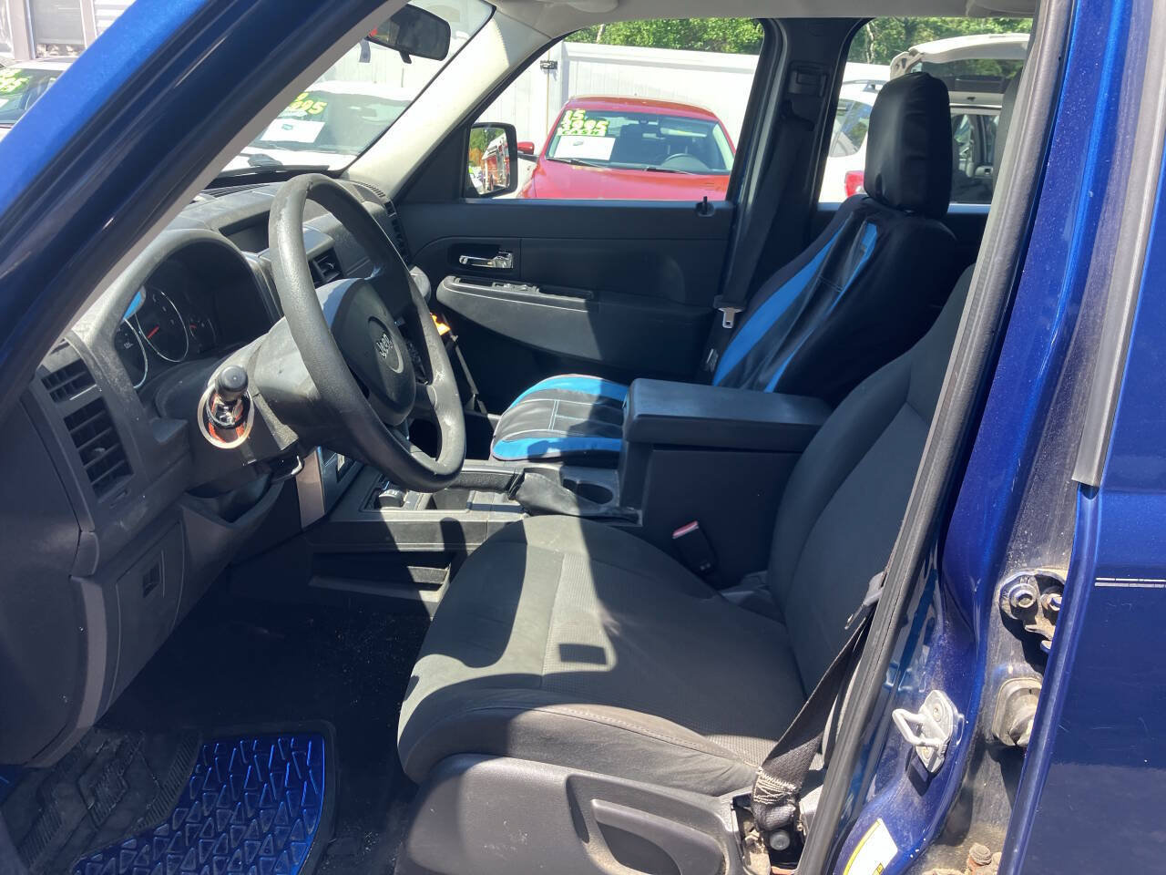 Used 2009 Jeep Liberty Sport AWD/4WD image 3