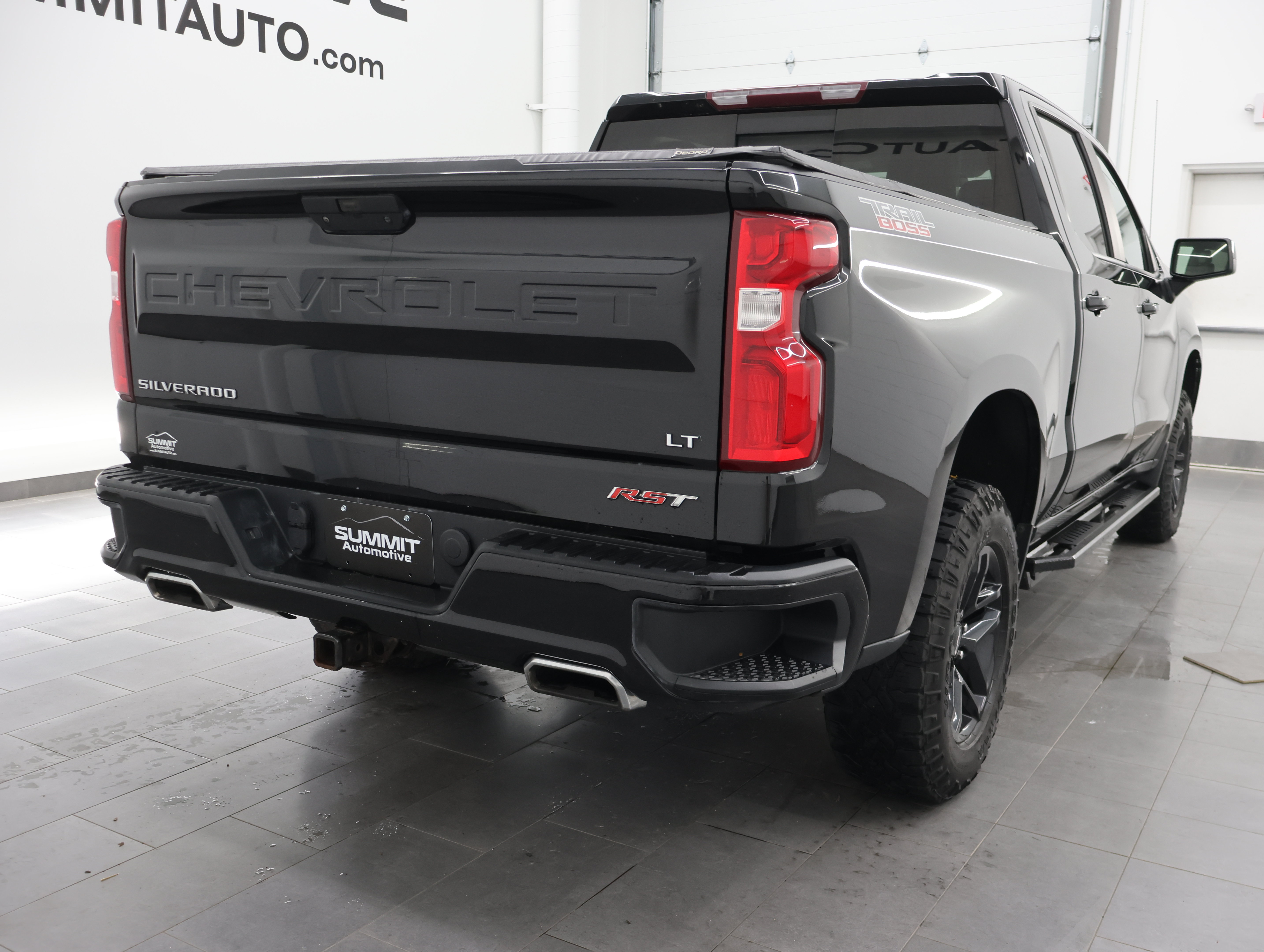 Used 2020 Chevrolet Silverado 1500 LT Trail Boss AWD/4WD image 4