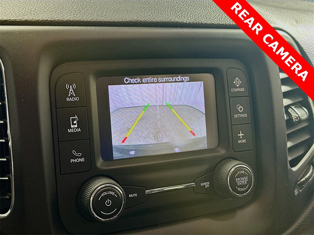 Used 2018 Jeep Compass Latitude w/ Cold Weather Group image 13