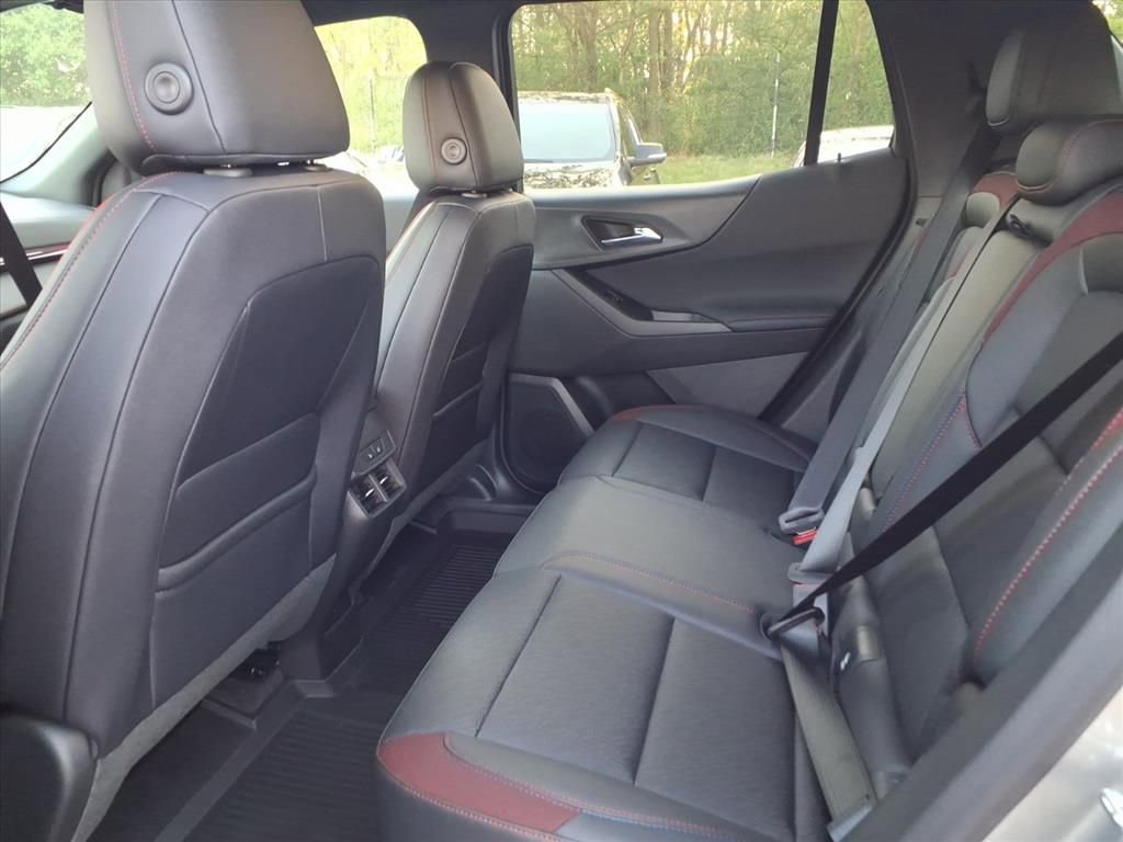 New 2026 Chevrolet Equinox RS w/ Convenience Package III FWD image 16