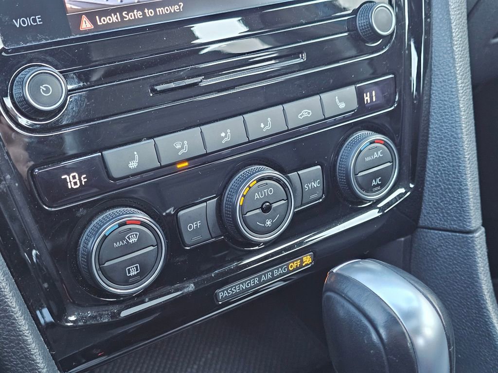 Used 2021 Volkswagen Passat 2.0T R-Line image 25