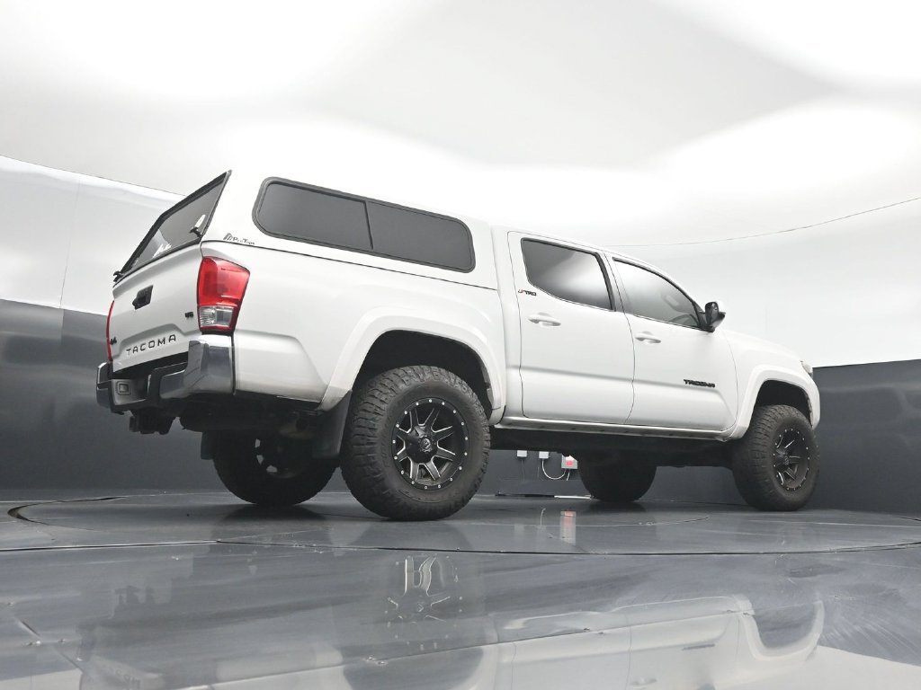 Used 2017 Toyota Tacoma SR5 w/ Tow Package AWD/4WD image 43