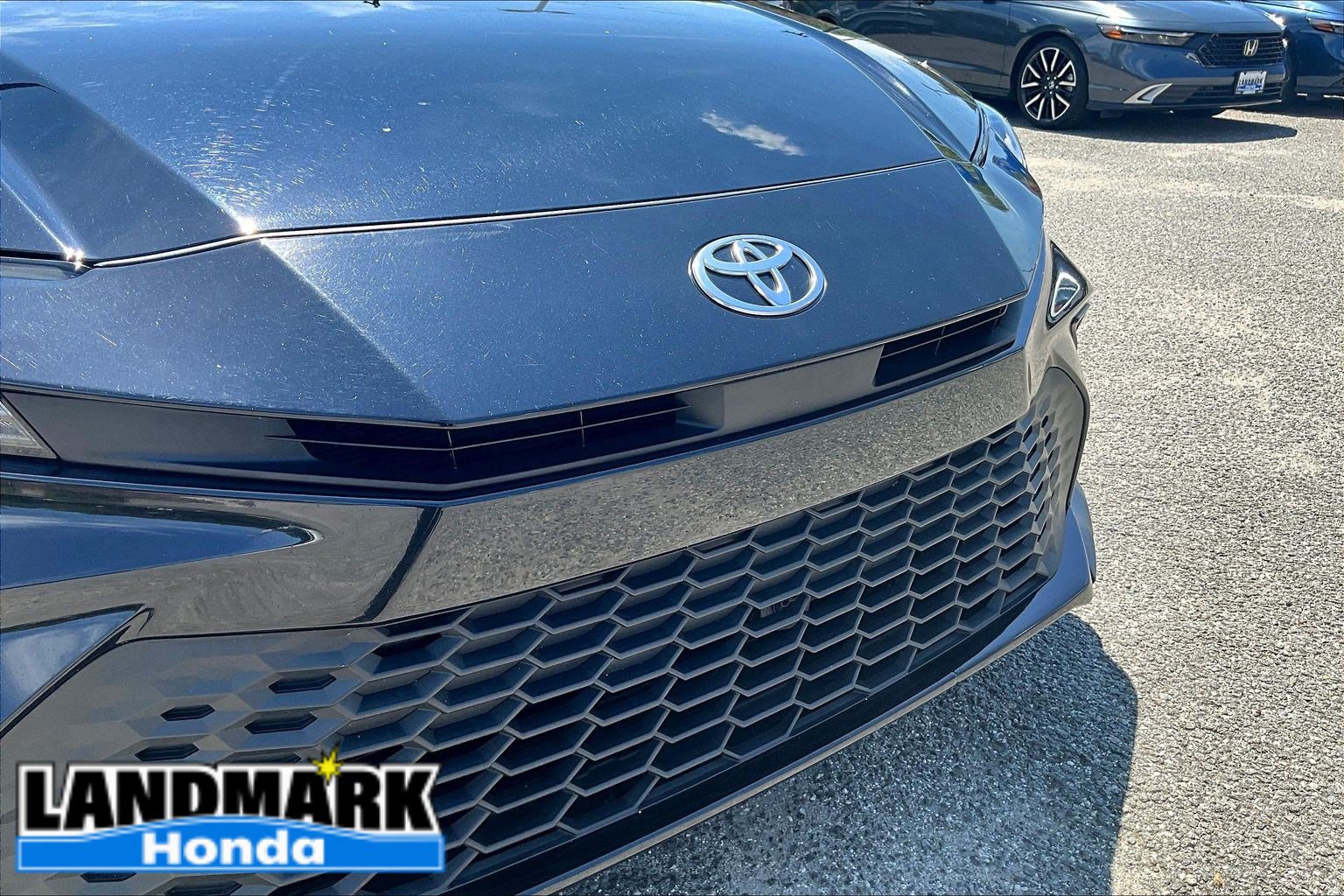 Used 2025 Toyota Camry SE FWD image 29
