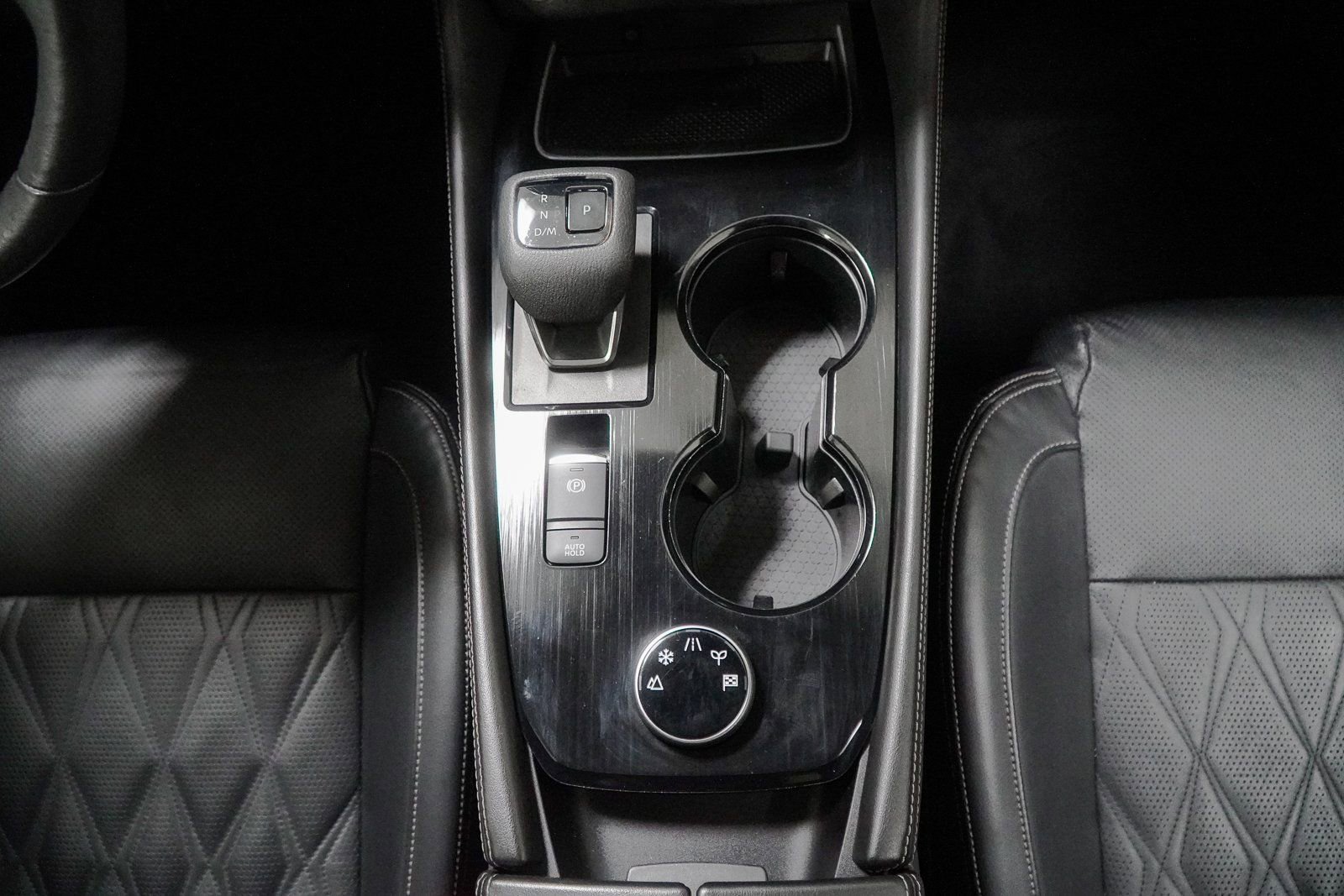 Used 2022 Nissan Rogue Platinum w/ Head-Up Display Package image 36