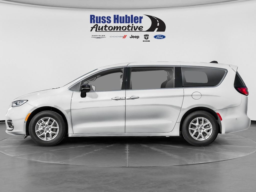 Used 2026 Chrysler Pacifica Select FWD image 3