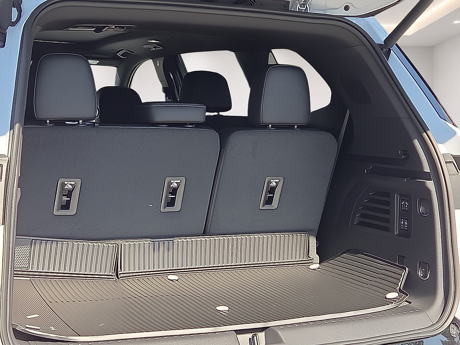 New 2027 Buick Enclave Sport Touring w/ Power Package FWD image 9
