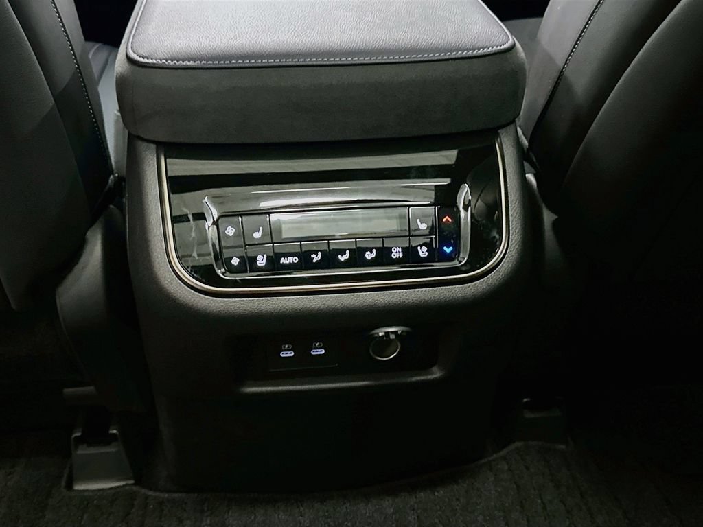 Certified 2026 INFINITI QX80 4WD w/ Sport Exterior Package image 26