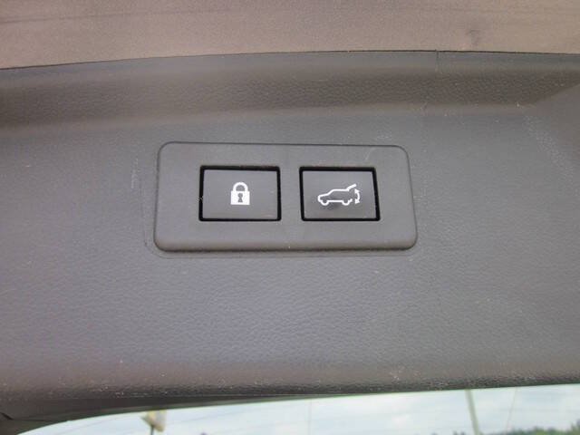 Used 2023 Subaru Outback Premium AWD/4WD image 19