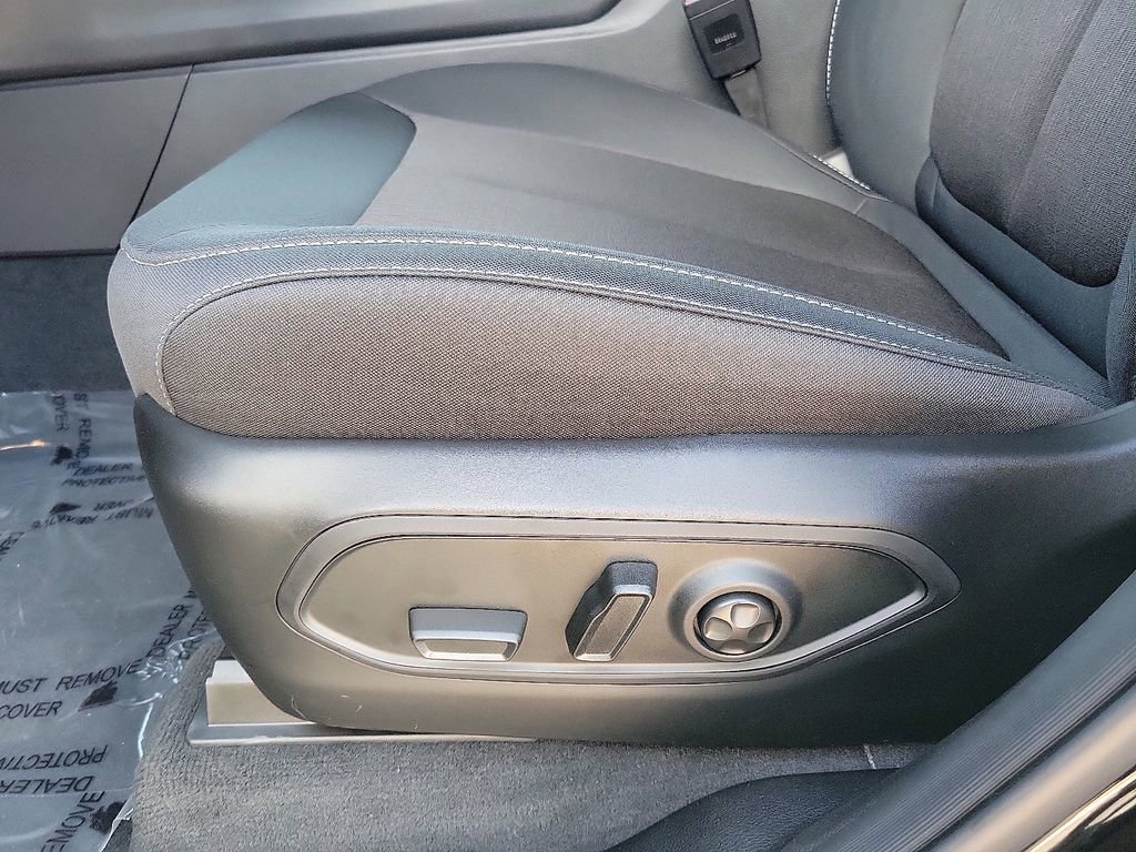 New 2025 Jeep Grand Cherokee Laredo X image 13