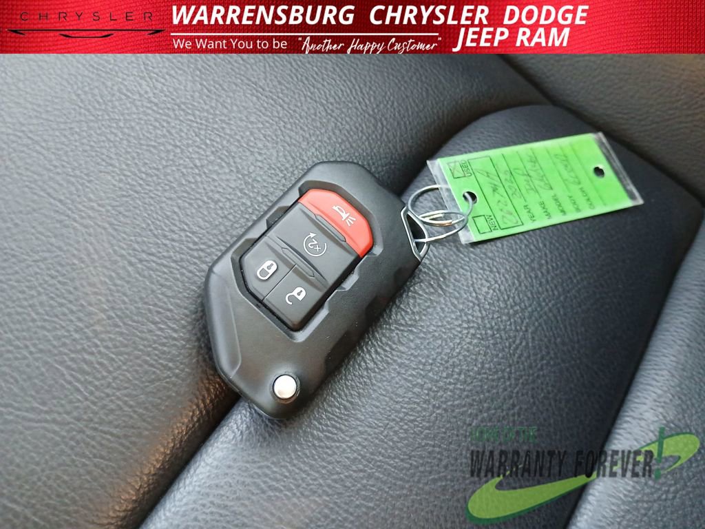 Used 2025 Jeep Gladiator Sport image 27