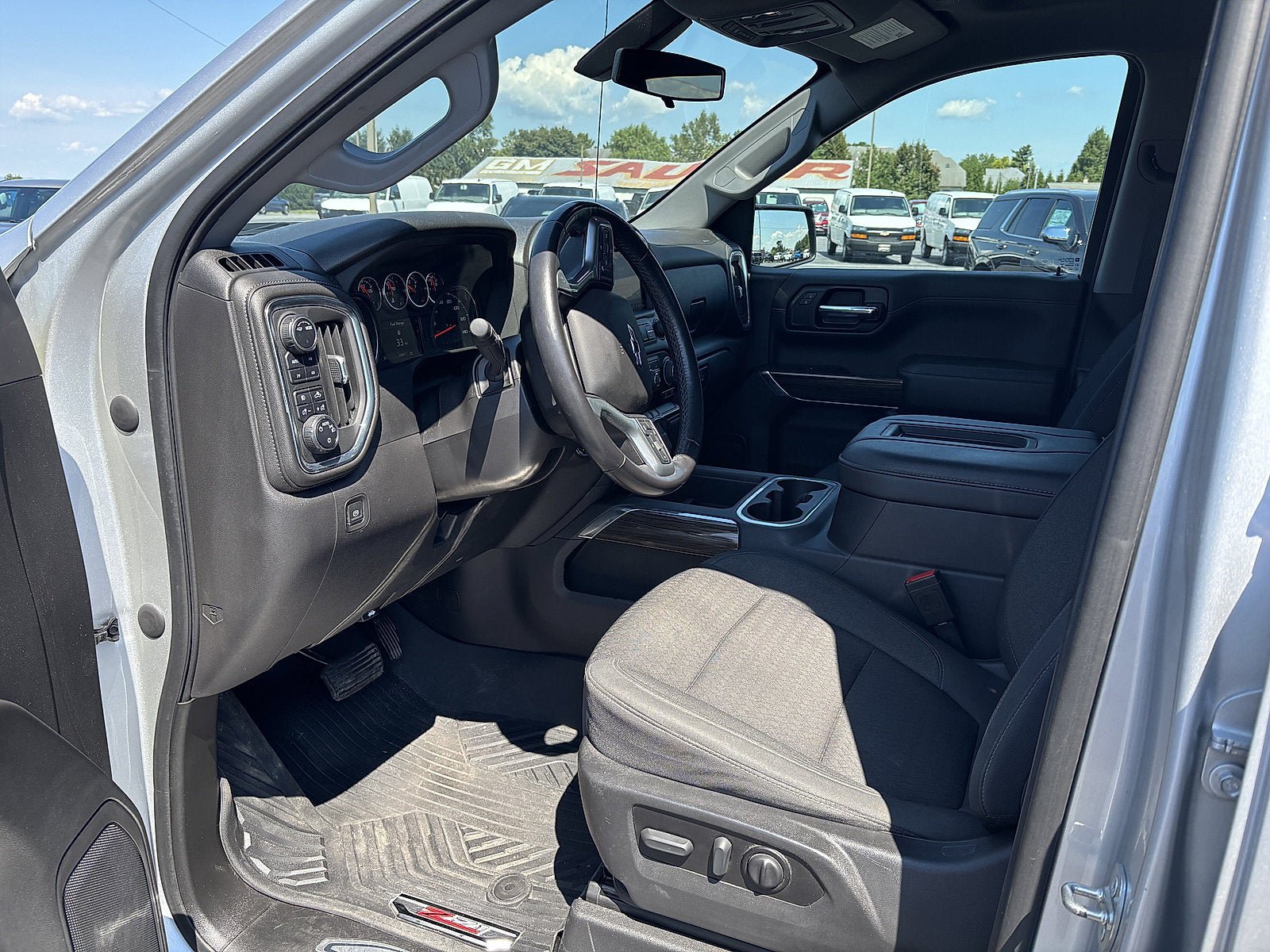 Used 2022 Chevrolet Silverado 1500 LT Trail Boss w/ Bed Protection Package AWD/4WD image 5