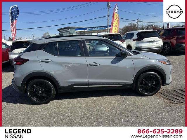 Used 2023 Nissan Kicks SR w/ SR Premium Package image 2