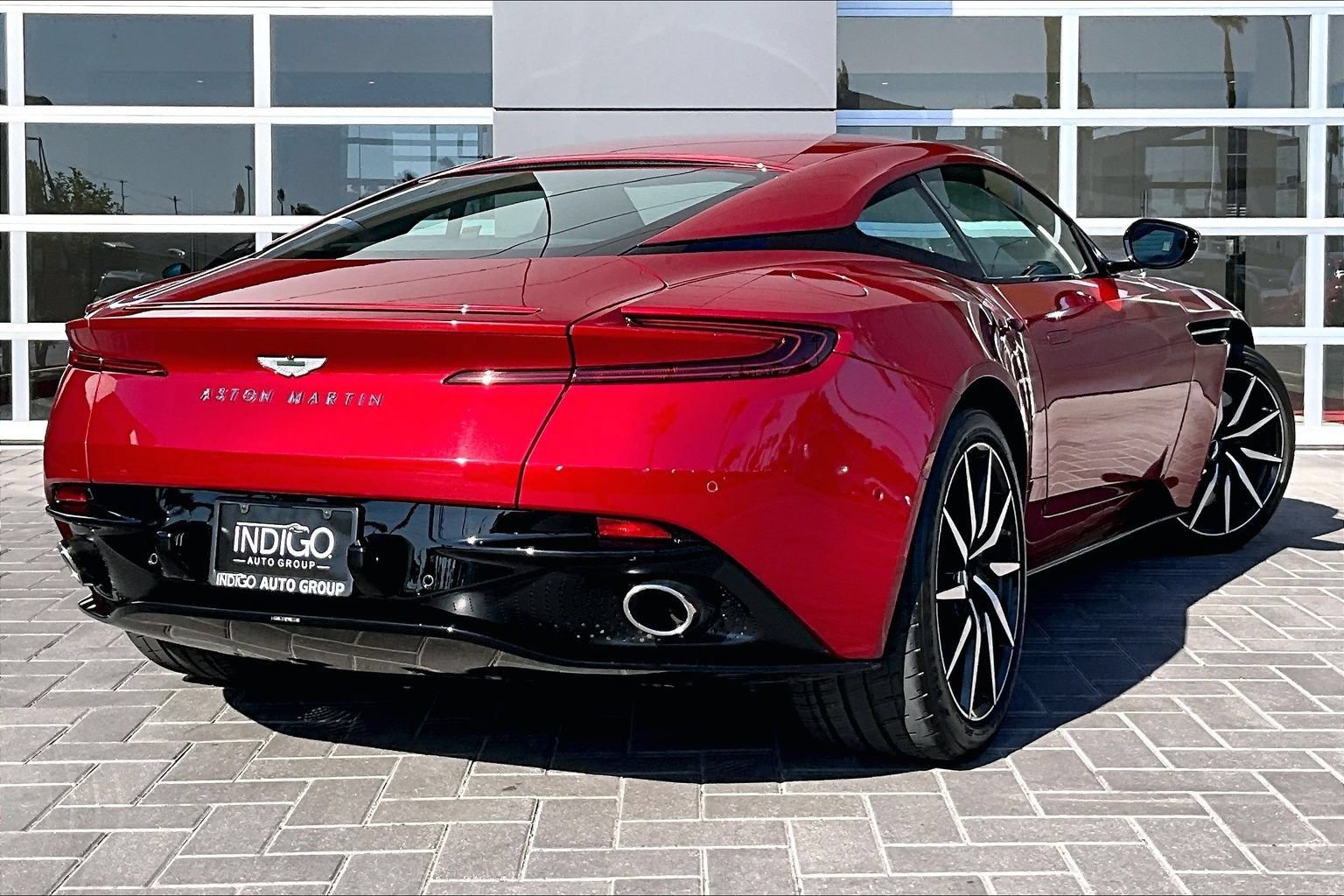 Used 2023 Aston Martin DB11 Coupe RWD image 11