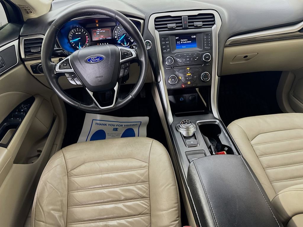 Used 2017 Ford Fusion SE FWD image 26