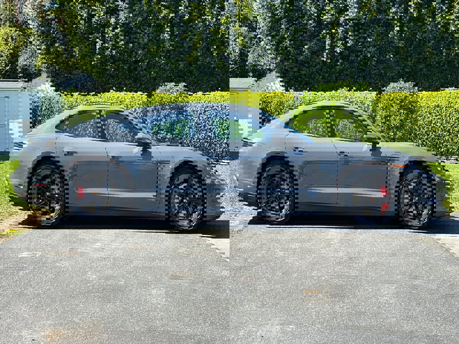 New 2026 Porsche Taycan 4S image 9