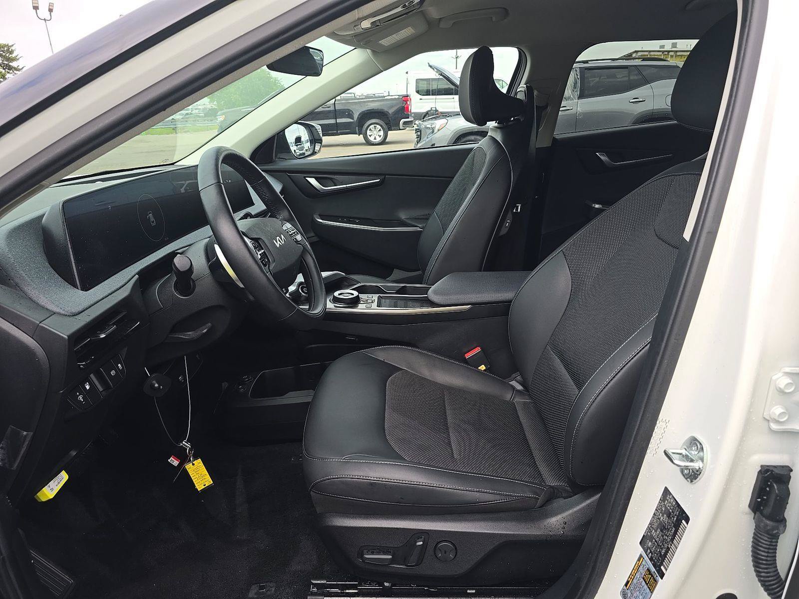 Used 2024 Kia EV6 Light AWD/4WD image 4
