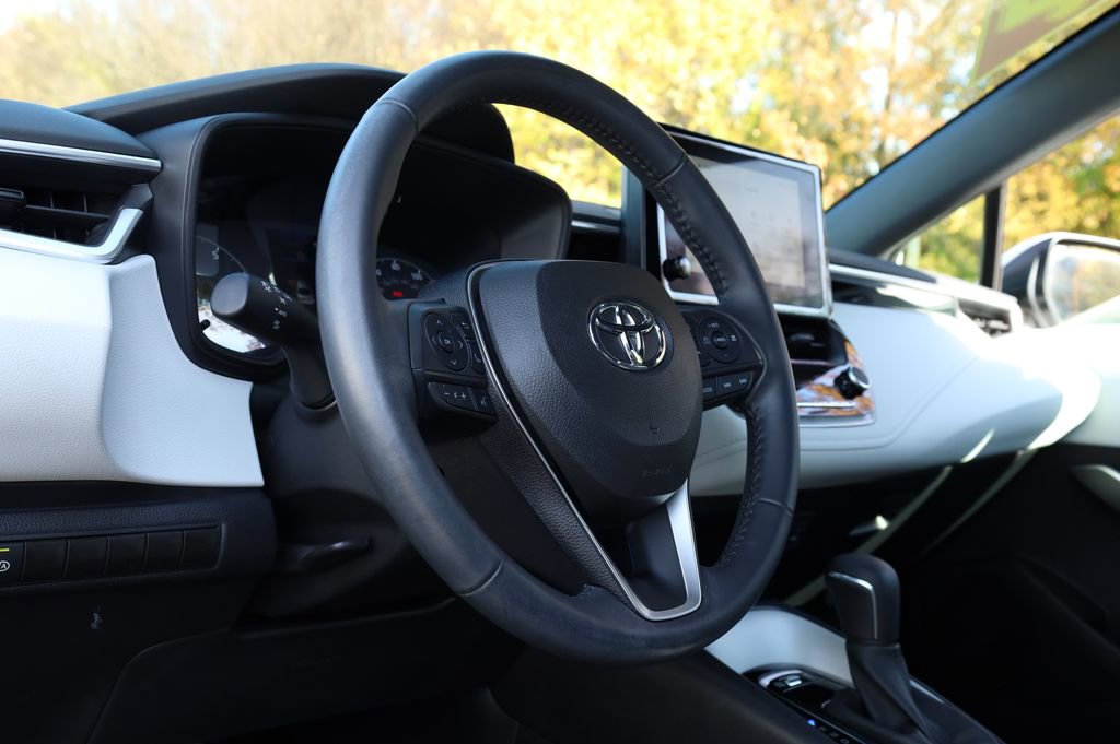 Used 2024 Toyota Corolla SE image 16