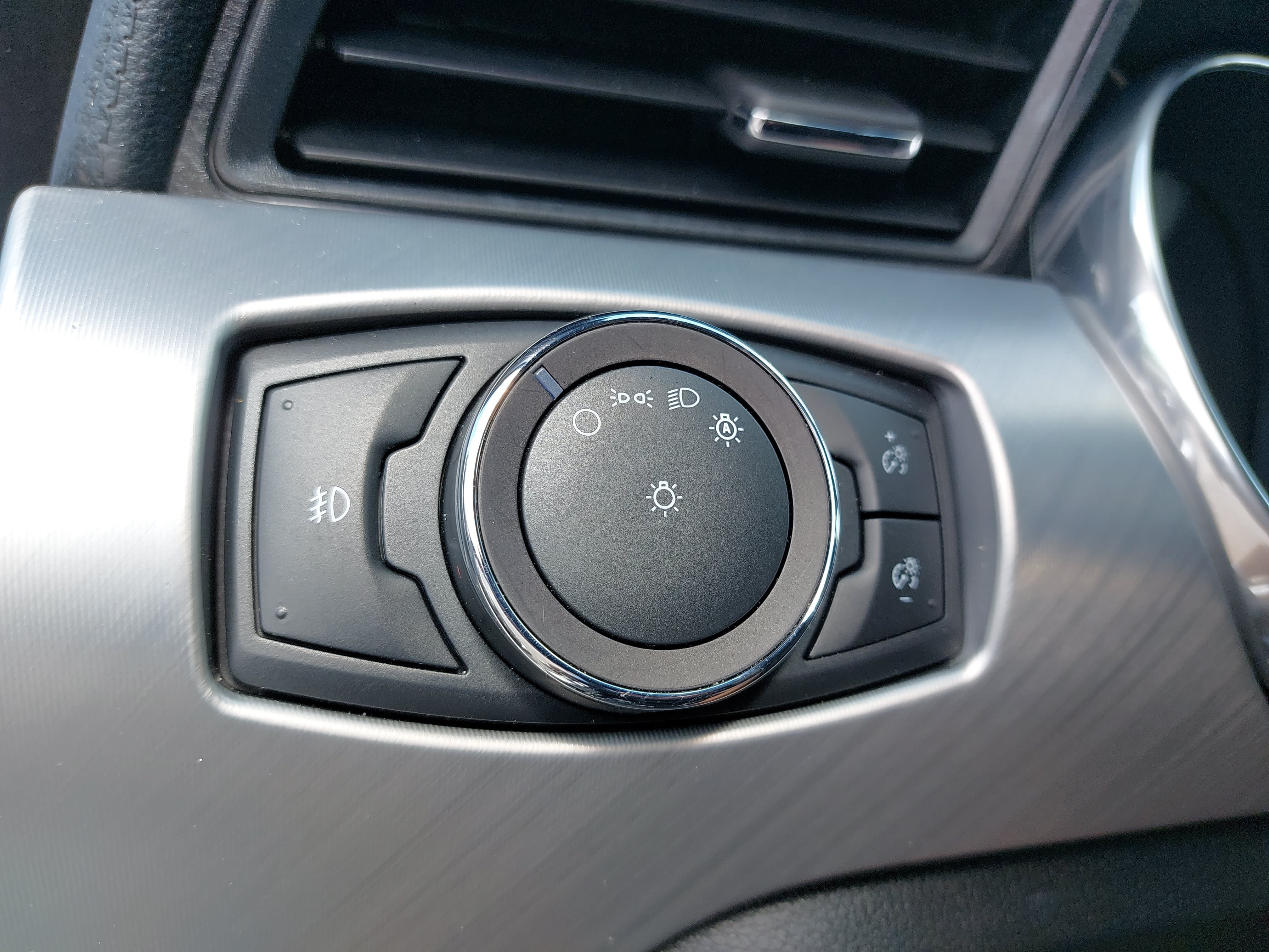 Used 2020 Ford Mustang Premium RWD image 27