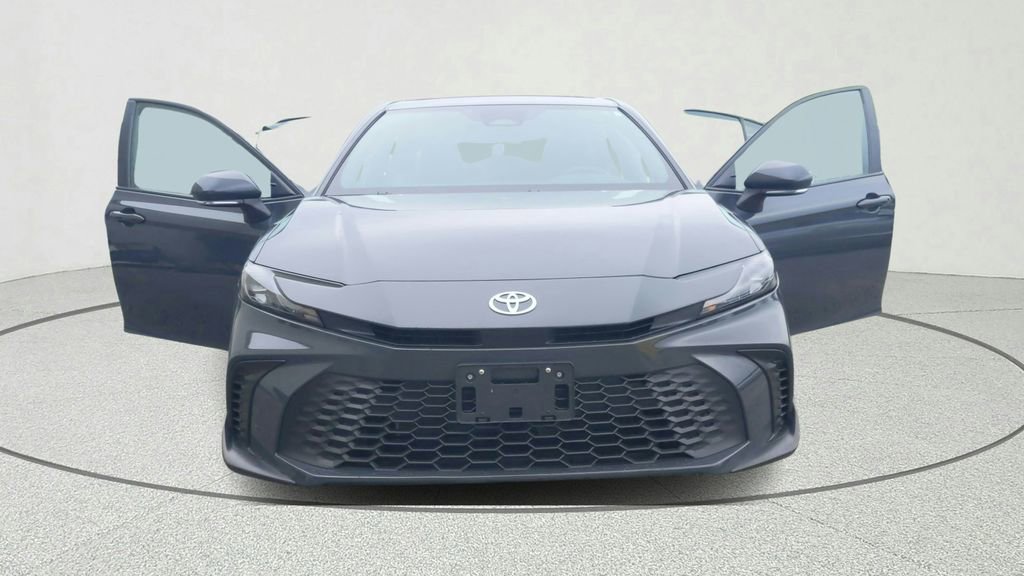 Used 2025 Toyota Camry SE FWD image 9