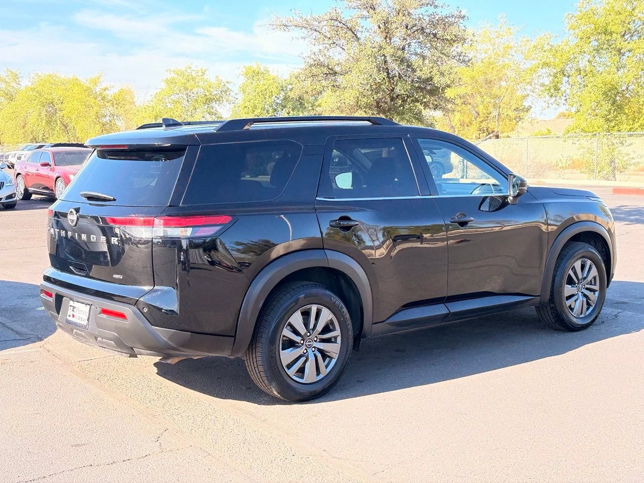 Certified 2025 Nissan Pathfinder SV AWD/4WD image 8