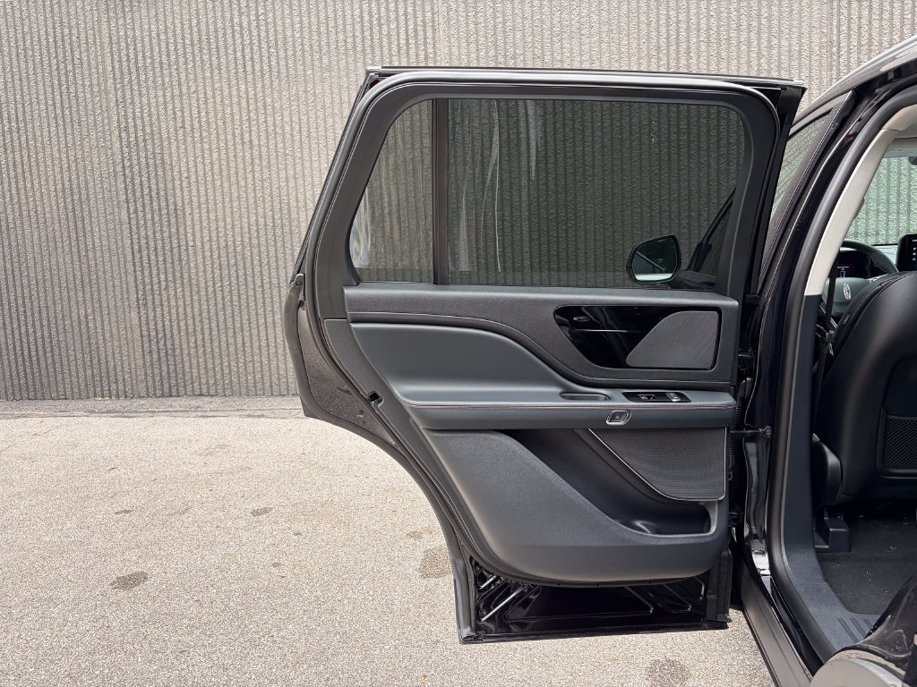 New 2026 Lincoln Aviator AWD image 23