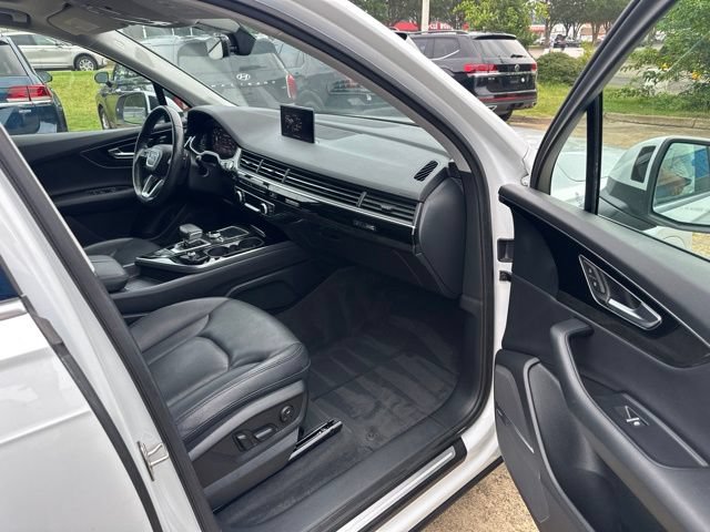 Used 2019 Audi Q7 3.0T Premium Plus w/ Premium Plus Package AWD/4WD image 10