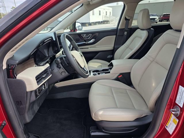 Used 2025 Lincoln Corsair Reserve w/ Jet Appearance Package image 8