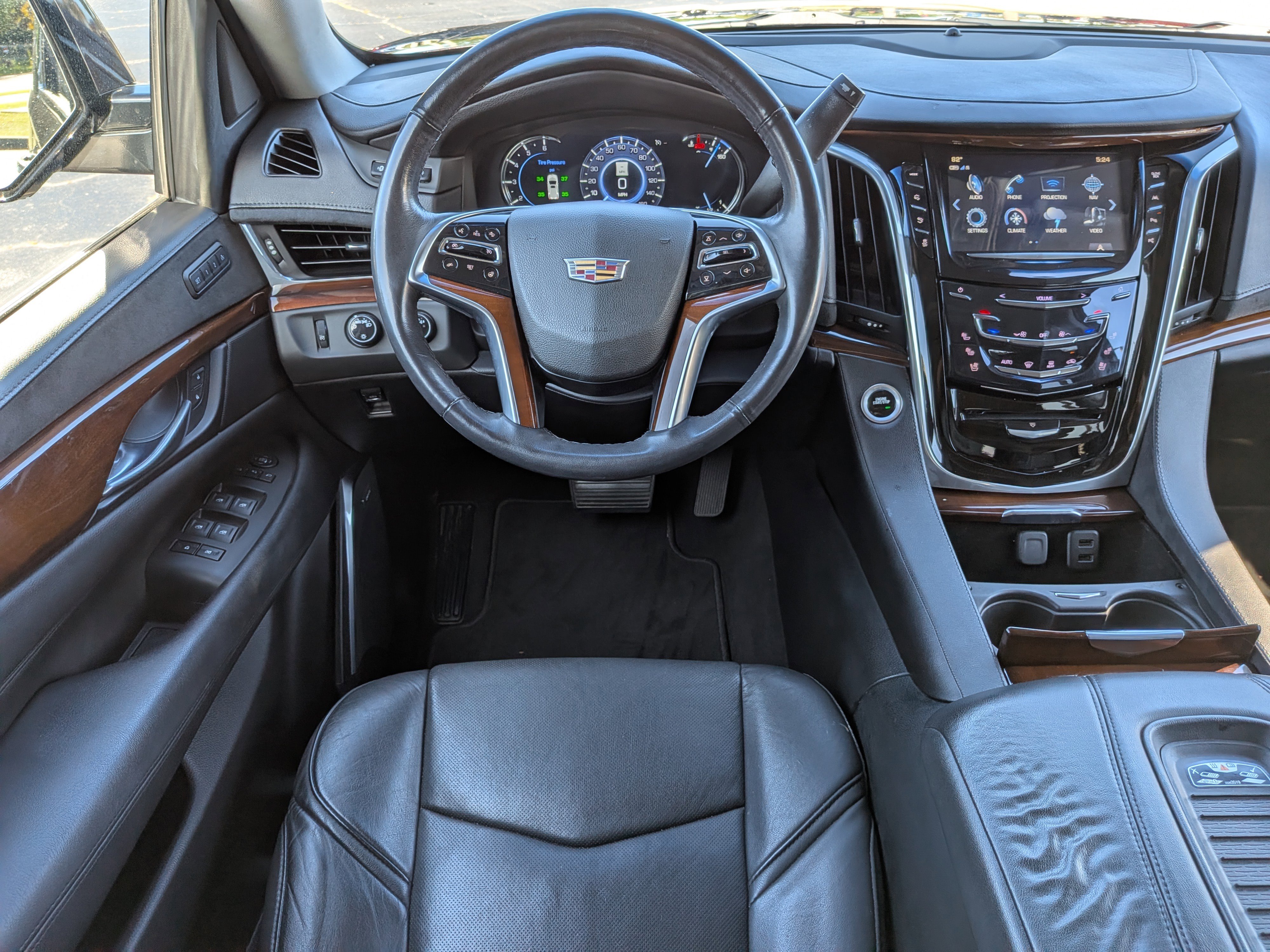 Certified 2018 Cadillac Escalade Premium Luxury AWD/4WD image 15