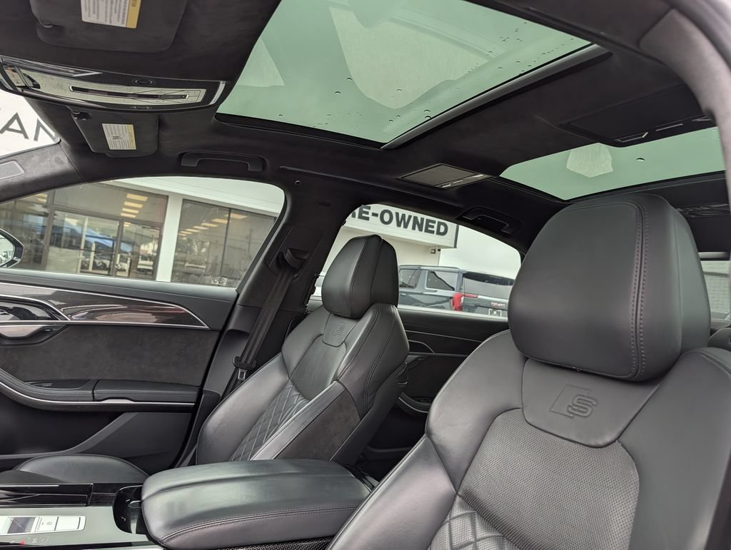 Used 2021 Audi S8 L w/ S8 Executive Package AWD/4WD image 29