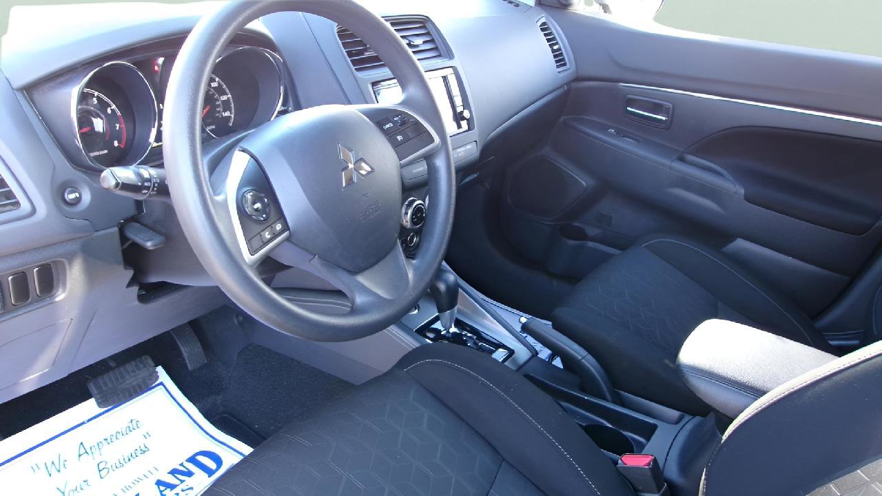 Used 2025 Mitsubishi Outlander Sport ES image 12