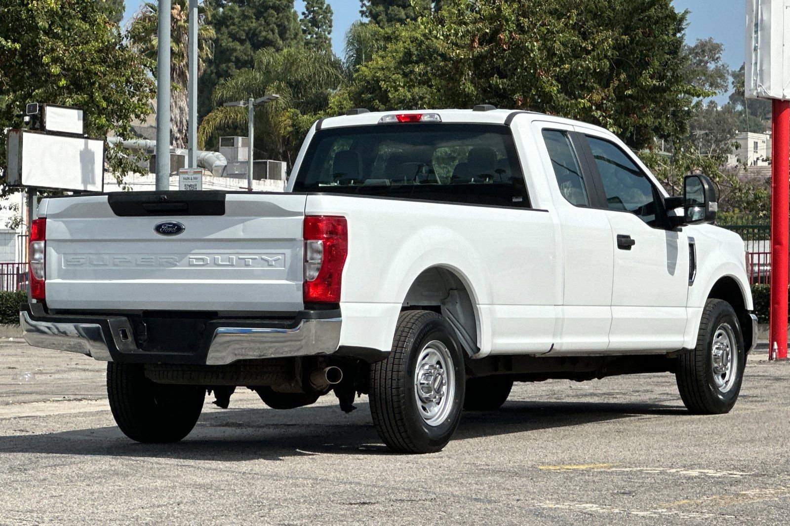 Used 2022 Ford F250 XL w/ Power Equipment Group RWD image 4