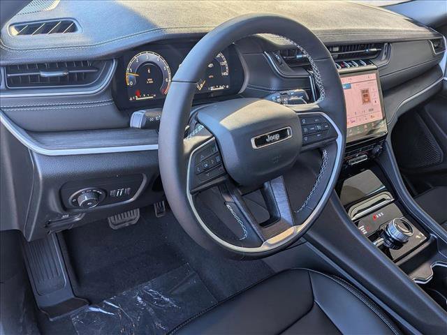New 2025 Jeep Grand Cherokee Limited w/ Black Appearance Package image 3