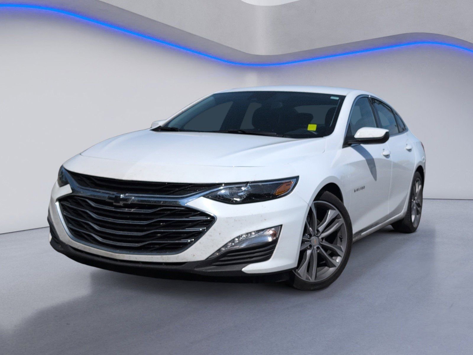Used 2023 Chevrolet Malibu LT image 2