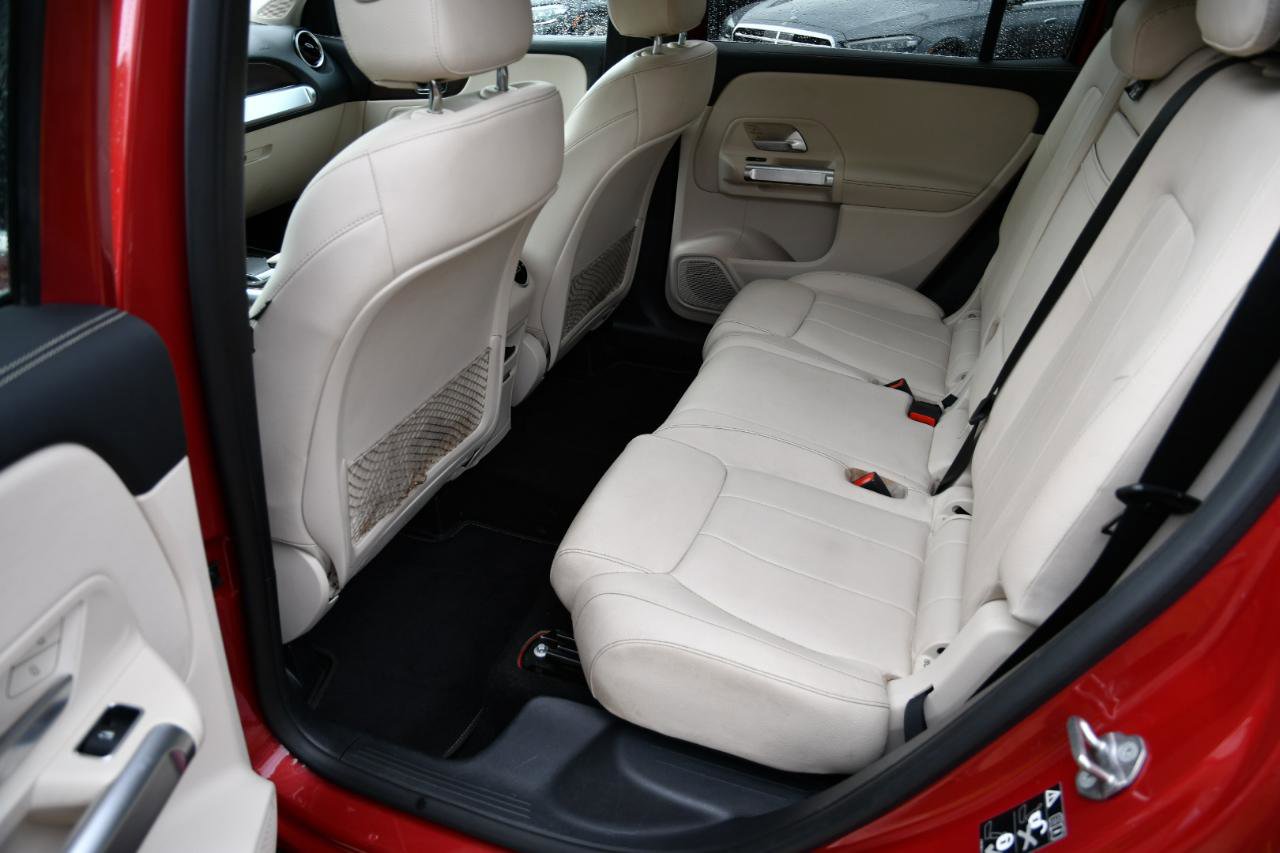 Used 2022 Mercedes-Benz GLB 250 w/ Premium Package image 33