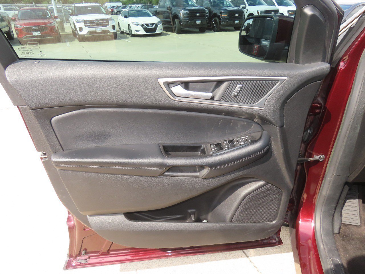 Used 2018 Ford Edge SEL w/ Equipment Group 201A FWD image 25