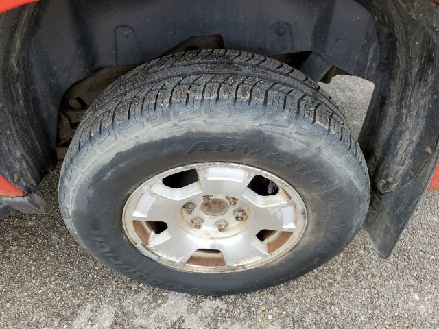 Used 2010 Chevrolet Avalanche LS w/ Exterior Plus Package image 29