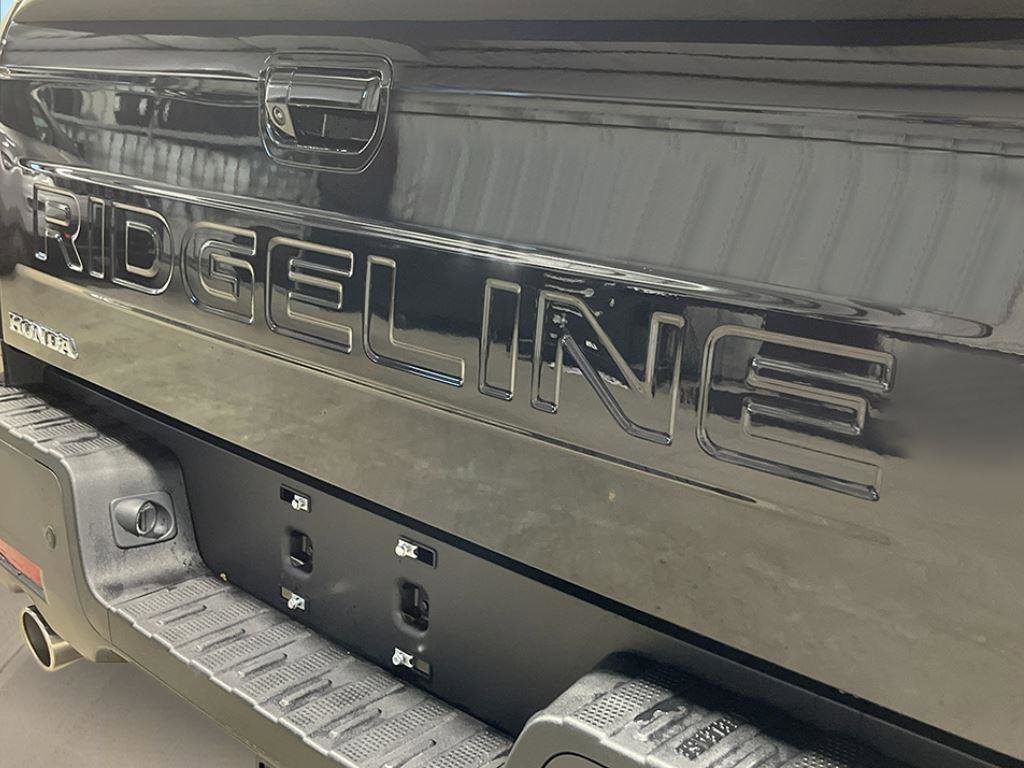 New 2026 Honda Ridgeline Black Edition image 9