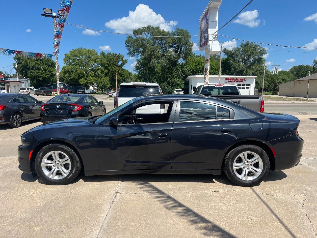 Used 2019 Dodge Charger SXT image 7