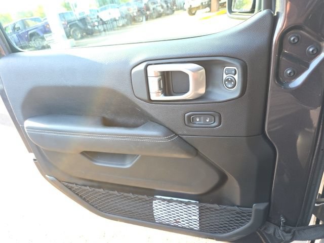 Used 2020 Jeep Wrangler Unlimited Sahara AWD/4WD image 8
