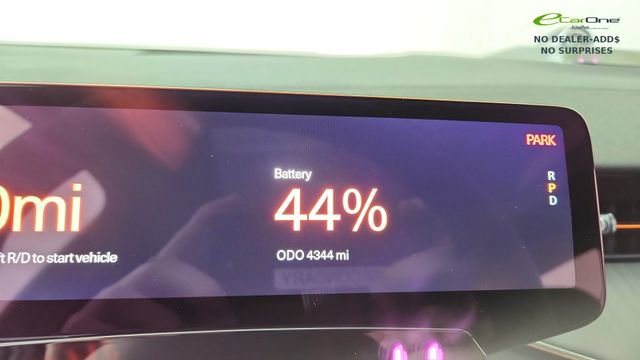 Used 2025 Polestar Polestar 3 image 38