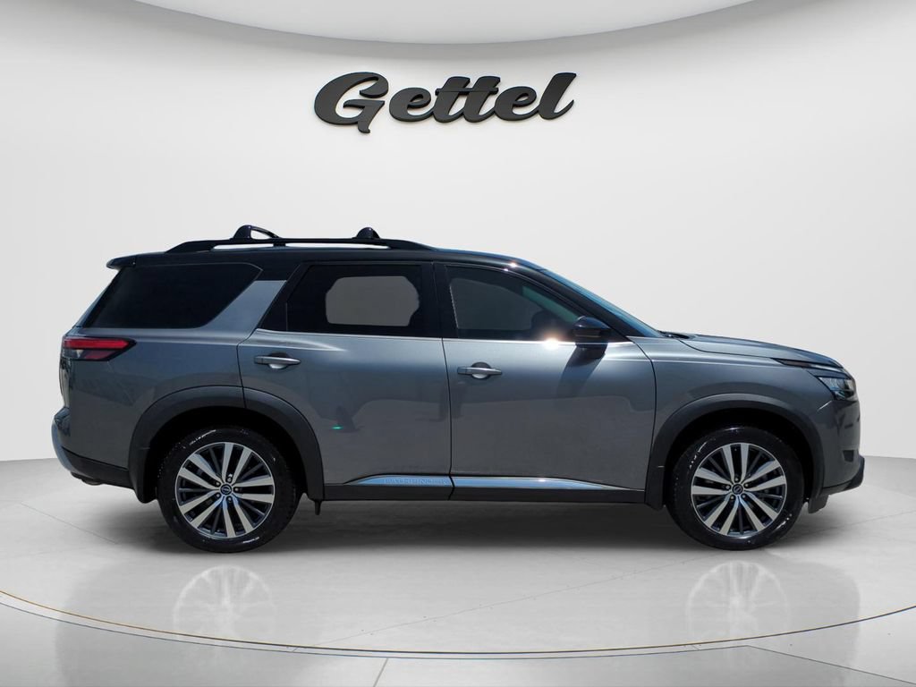 Certified 2022 Nissan Pathfinder Platinum w/ Cargo Package FWD image 4